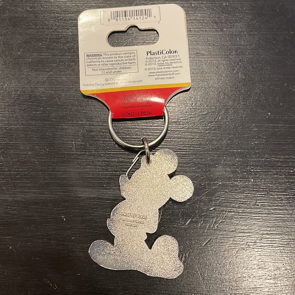 Disney Mickey Mouse keychain - Picture 2 of 3